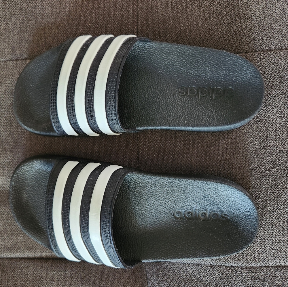 Adidas boys slides size 2